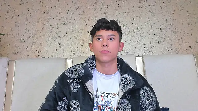 Snapshot of Angel_esteban_fx chatting on 03.23.25 Angel esteban fx online show from 03.23.25