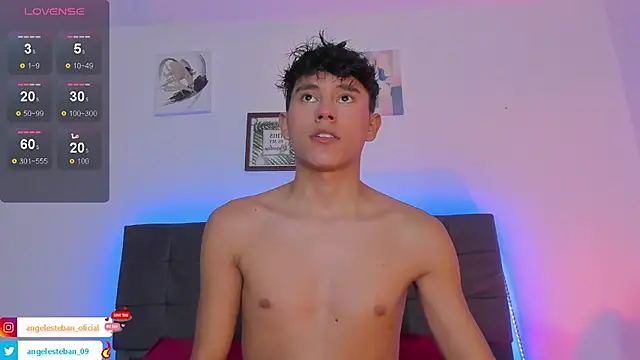 Snapshot of Angel_esteban_fx chatting on 09.19.25 Angel esteban fx online show from 09.19.25