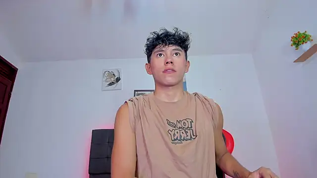 Snapshot of Angel_esteban_fx chatting on 10.07.25 Angel esteban fx online show from 10.07.25