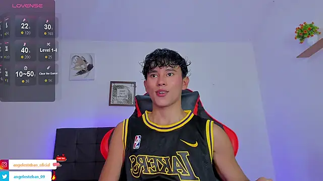 Snapshot of Angel_esteban_fx chatting on 10.08.25 Angel esteban fx online show from 10.08.25