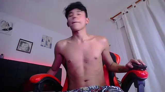 Snapshot of Angel_esteban_fx chatting on 10.09.25 Angel esteban fx online show from 10.09.25