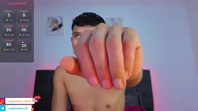 Snapshot of Angel_esteban_fx chatting on 11.03.25 Angel esteban fx online show from 11.03.25