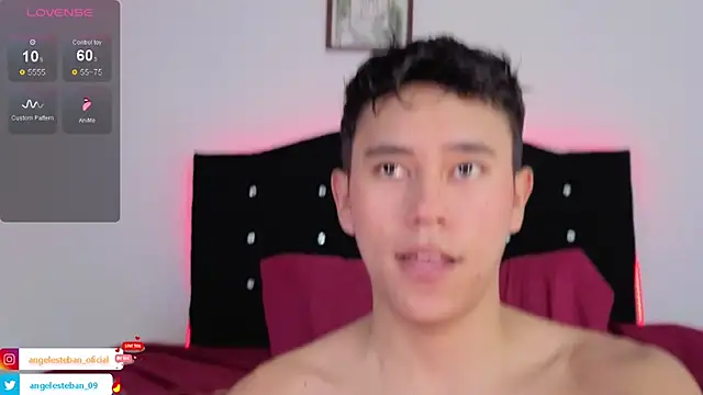 Snapshot of Angel_esteban_fx chatting on 11.12.25 Angel esteban fx online show from 11.12.25