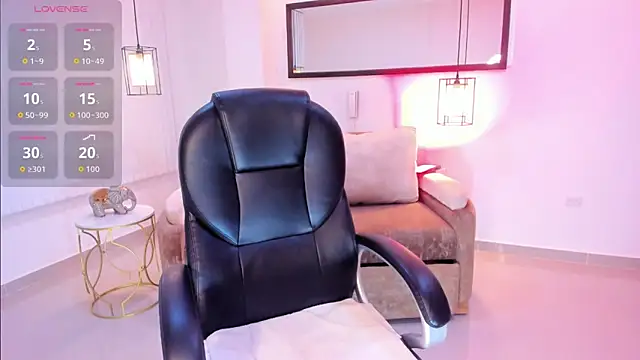 Snapshot of Aida_adams chatting on 03.01.26 Aida adams online show from 03.01.26