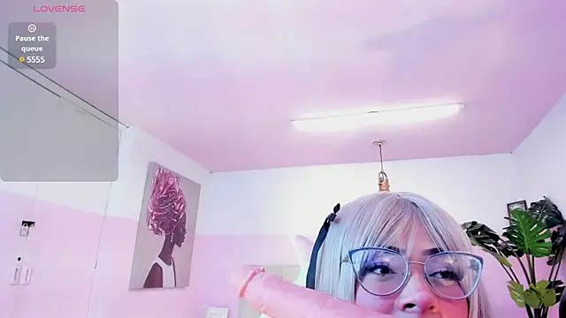 Red lady online show from 02.21.25