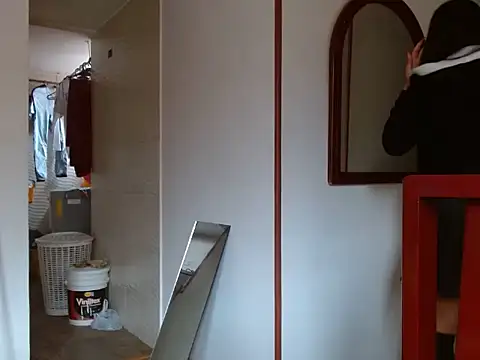 Laura martin  online show from 02.25.25