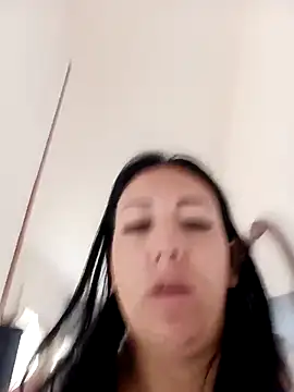 Laura martin  online show from 04.15.26