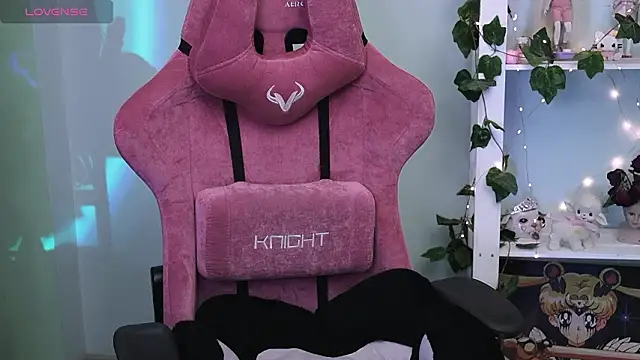 prettybones online show from 03.08.26