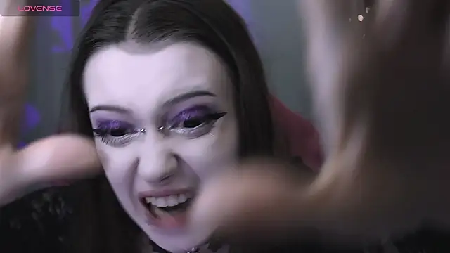 prettybones online show from 03.22.26