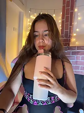 Snapshot of Juanelopez1 chatting on 06.19.26 Juanelopez1 online show from 06.19.26