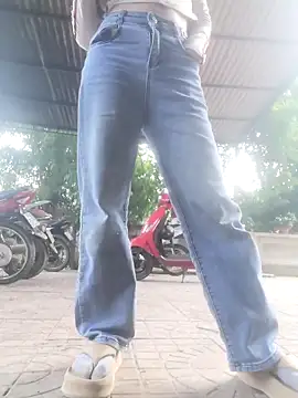 -Almira- online show from 11.21.25