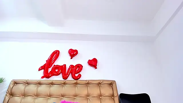 sophie-newton online show from 03.22.25