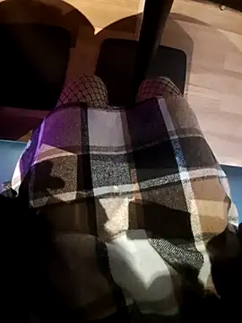 SexyErola27 online show from 12.19.24