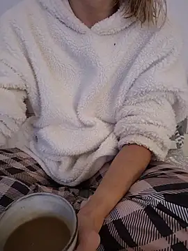 SexyErola27 online show from 01.11.26