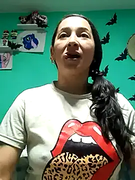 emilypoppy3 online show from 01.28.25