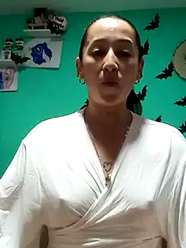 emilypoppy3 online show from 02.18.25