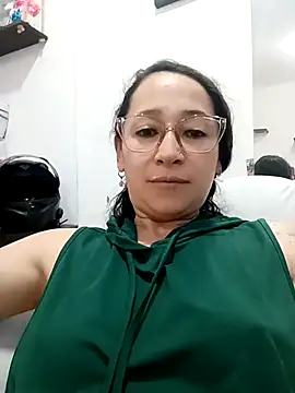 emilypoppy3 online show from 04.16.26