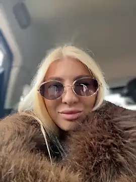 Snapshot of NewLale chatting on 04.04.26 NewLale online show from 04.04.26