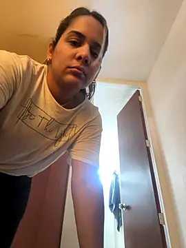 Snapshot of DeboraEvans chatting on 10.29.25 DeboraEvans online show from 10.29.25