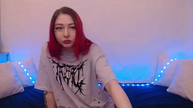 Snapshot of Emily_hardcore chatting on 02.05.25 Emily hardcore online show from 02.05.25