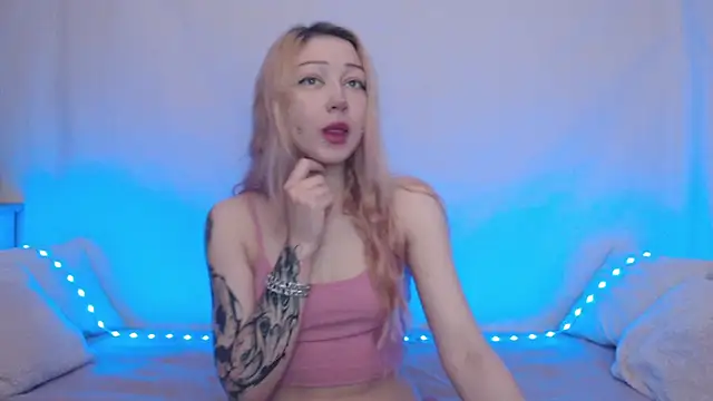 Snapshot of Emily_hardcore chatting on 09.27.25 Emily hardcore online show from 09.27.25