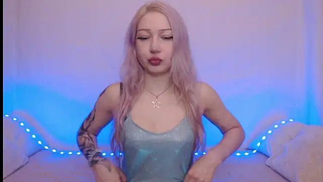 Snapshot of Emily_hardcore chatting on 10.27.25 Emily hardcore online show from 10.27.25