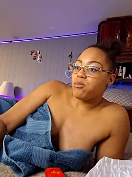 Snapshot of samone9 chatting on 12.22.24 samone9 online show from 12.22.24