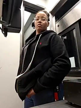 Snapshot of samone9 chatting on 12.28.24 samone9 online show from 12.28.24