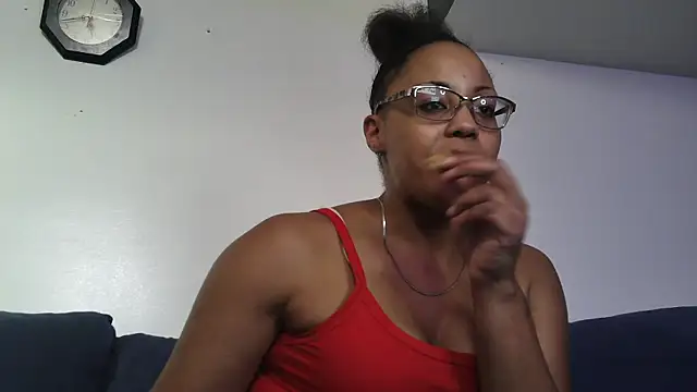 Snapshot of samone9 chatting on 01.13.25 samone9 online show from 01.13.25