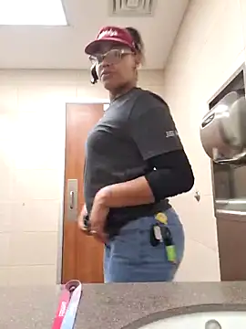 Snapshot of samone9 chatting on 02.22.25 samone9 online show from 02.22.25