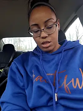 Snapshot of samone9 chatting on 03.04.25 samone9 online show from 03.04.25