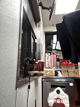 Snapshot of samone9 chatting on 03.17.25 samone9 online show from 03.17.25