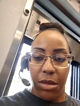 Snapshot of samone9 chatting on 03.21.25 samone9 online show from 03.21.25