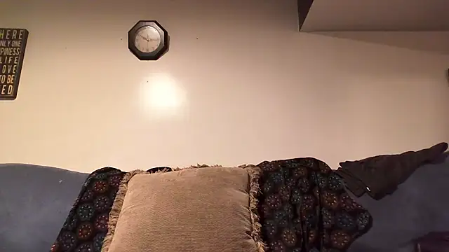 Snapshot of samone9 chatting on 10.16.25 samone9 online show from 10.16.25