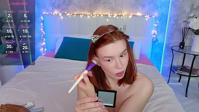 Snapshot of LucyHornyDoll chatting on 12.13.24 LucyHornyDoll online show from 12.13.24