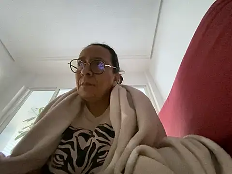 sweeviolet online show from 01.18.25