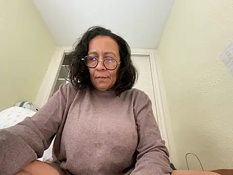 sweeviolet online show from 03.14.25