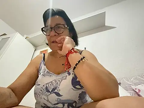 sweeviolet online show from 05.05.26