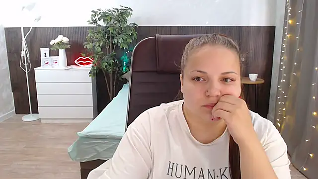 Crazyy girl  online show from 03.02.25