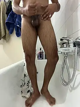 Snapshot of vinzpnr210 chatting on 12.18.24 vinzpnr210 online show from 12.18.24