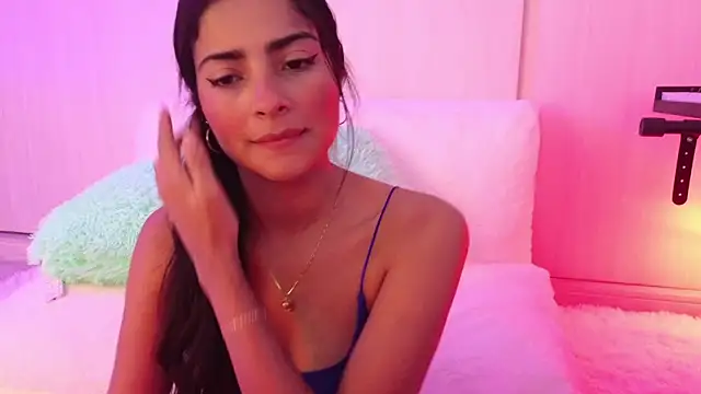 Snapshot of Yues050600 chatting on 12.15.24 Yues050600 online show from 12.15.24