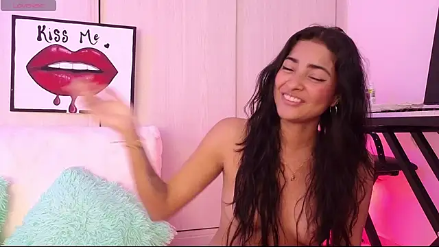 Snapshot of Yues050600 chatting on 12.26.24 Yues050600 online show from 12.26.24