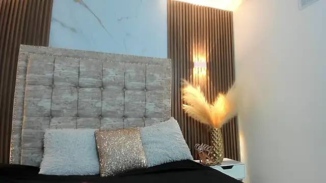 ada mclaine online show from 11.12.25