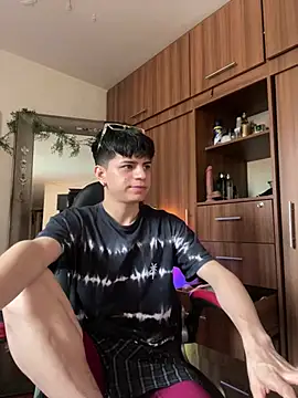 marckalexis online show from 02.27.25