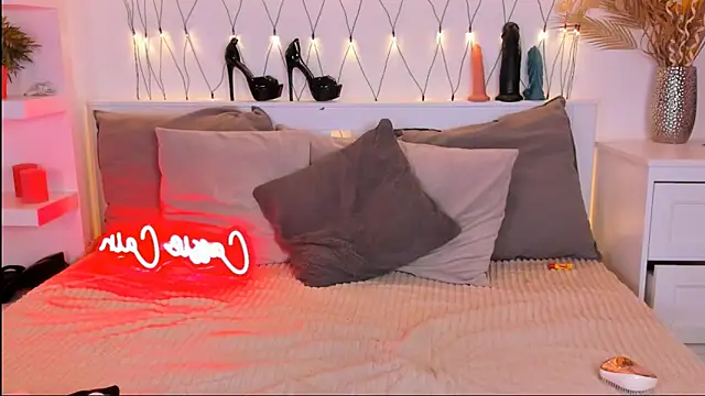 Snapshot of CassyCain chatting on 02.07.26 CassyCain online show from 02.07.26