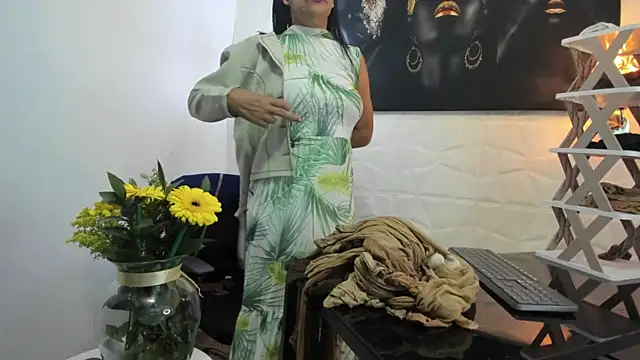 miss lucero1 online show from 02.14.25