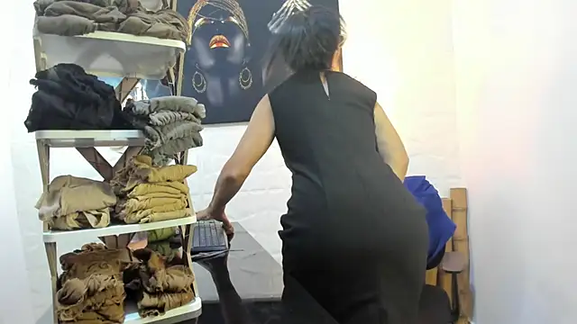 miss lucero1 online show from 02.20.25