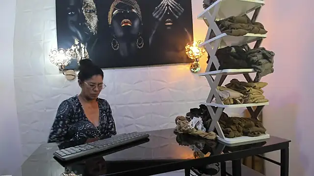 miss lucero1 online show from 02.21.25