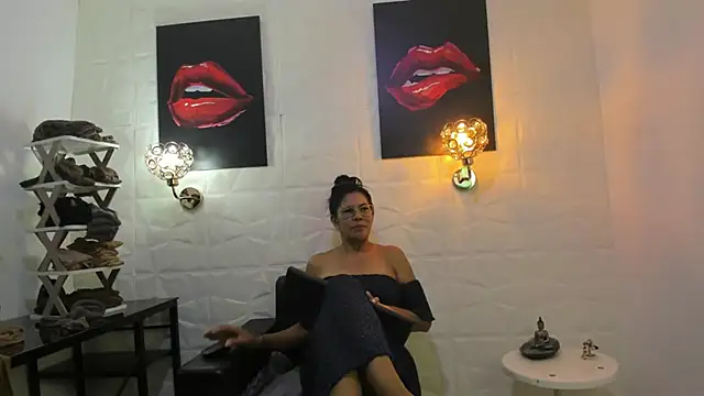 miss lucero1 online show from 02.23.25