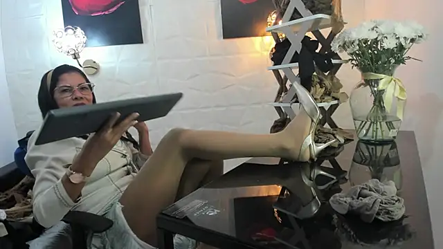 miss lucero1 online show from 03.04.25